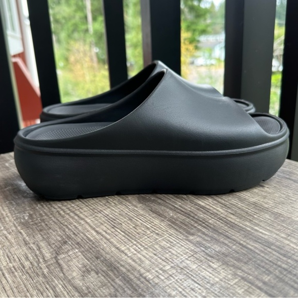 CALIA by Carrie Underwood Black Platform Sandals